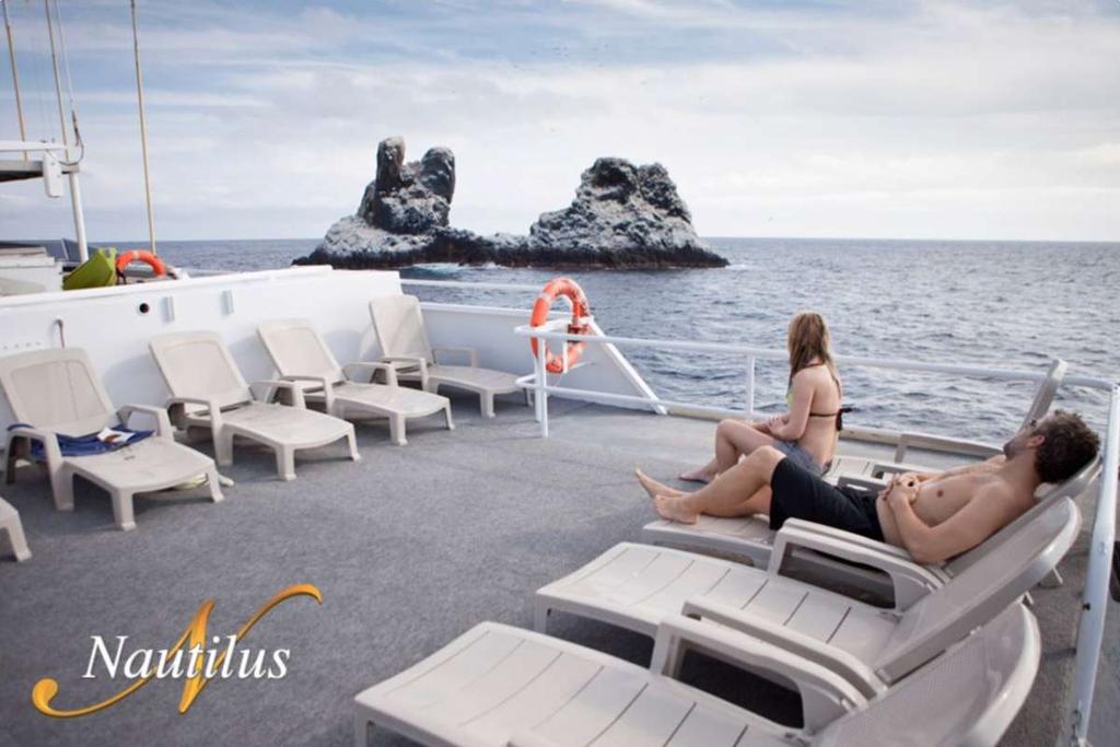 La Nautilus Explorer puo' ospitare un massimo di 26 subacquei in comfort e privacy. La Nautilus Explorer ha 13 comode cabine.