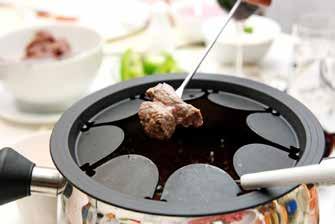 Fondue chinoise Proposta 1 Insalata mista di stagione Chinoise di manzo accompagnata dalle nostre stuzzicanti salse e guarnizioni Patate al