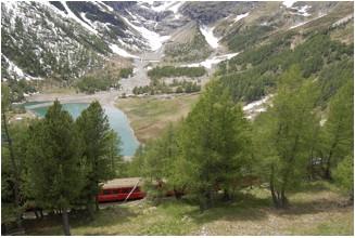 INTRODUZIONE Un viaggio incantato attraverso la natura, passando dai 400 metri sul livello del mare di Tirano fino ad arrivare agli 1800 di Saint Moritz, toccando punte di 2300 ad Ospizio Bernina