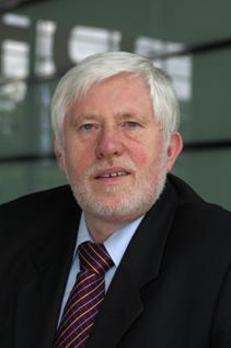 Hans Mönninghoff 1974-1986 Ingegnere consulente 1986-1989 Consigliere del consiglio regionale della Bassa Sassonia dal 1989 Assessore all