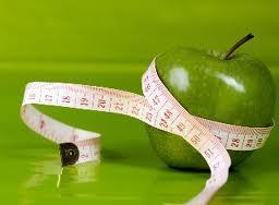 LO STATO NUTRIZIONALE Il peso corporeo è l espressione evidente del bilancio energetico tra assunzioni e consumi calorici.