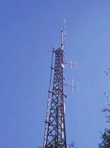 operano nel settore delle telecomunicazioni, per quanto riguarda i campi elettromagnetici RF. Figura 2 Stazione radio base per telefonia mobile 1.