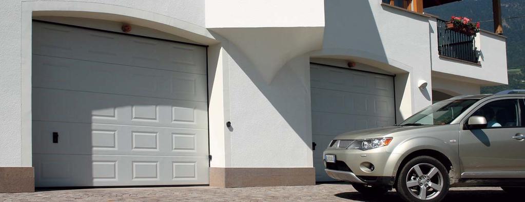 Puoi aprirla o chiuderla anche se l auto è parcheggiata quasi a contatto della porta stessa.