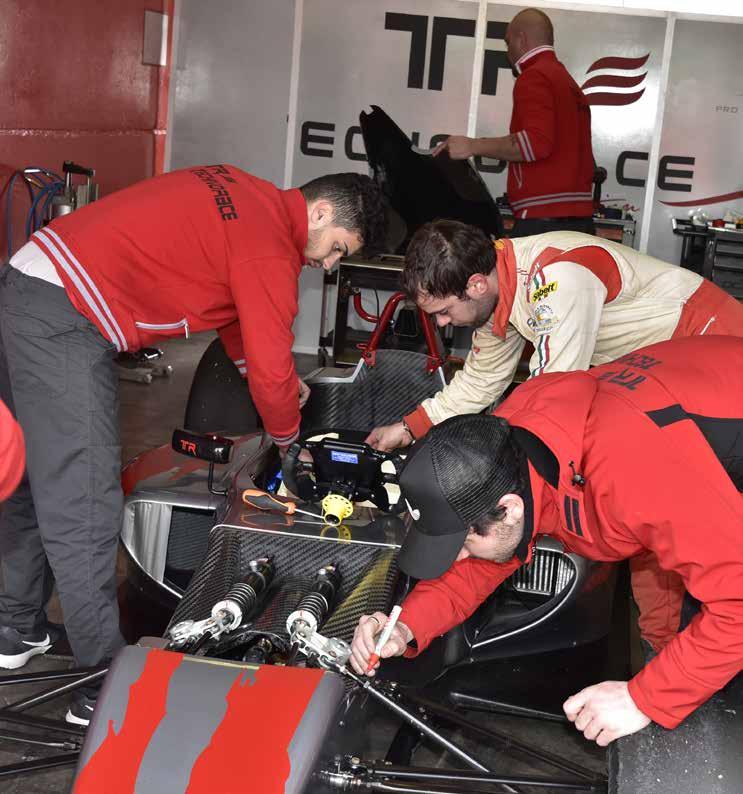 Il campionato è riservato ai piloti dai 15 ai 18 anni senza limiti di nazionalità. La partecipazione è aperta anche ai piloti over 18, i quali lotteranno per il Trofeo ACI/CSAI formula 4.