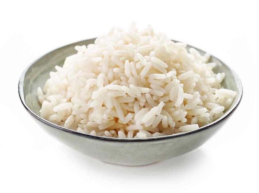 Il riso bollito avanzato può essere pericoloso dal punto di vista microbiologico per la possibile presenza di batteri in grado di moltiplicarsi e di produrre tossine resistenti al calore.