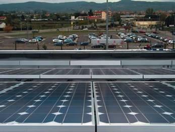 Ridurre l impatto: Coop e il fotovoltaico A dicembre del 2005 sono stati ammessi al Conto Energia tre impianti fotovoltaici realizzati nel corso del 2007.