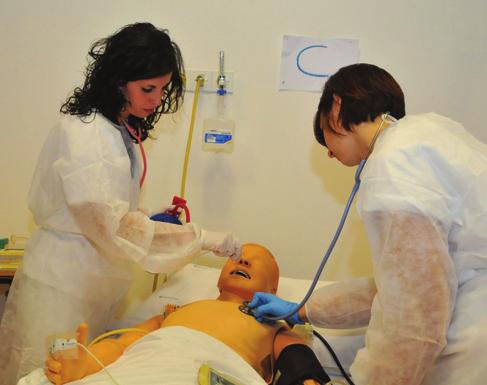 Corso di Laurea in Infermieristica Preside della Facoltà di Medicina e Chirurgia: Prof. Massimo Clementi Presidente del Corso di Laurea: Prof.