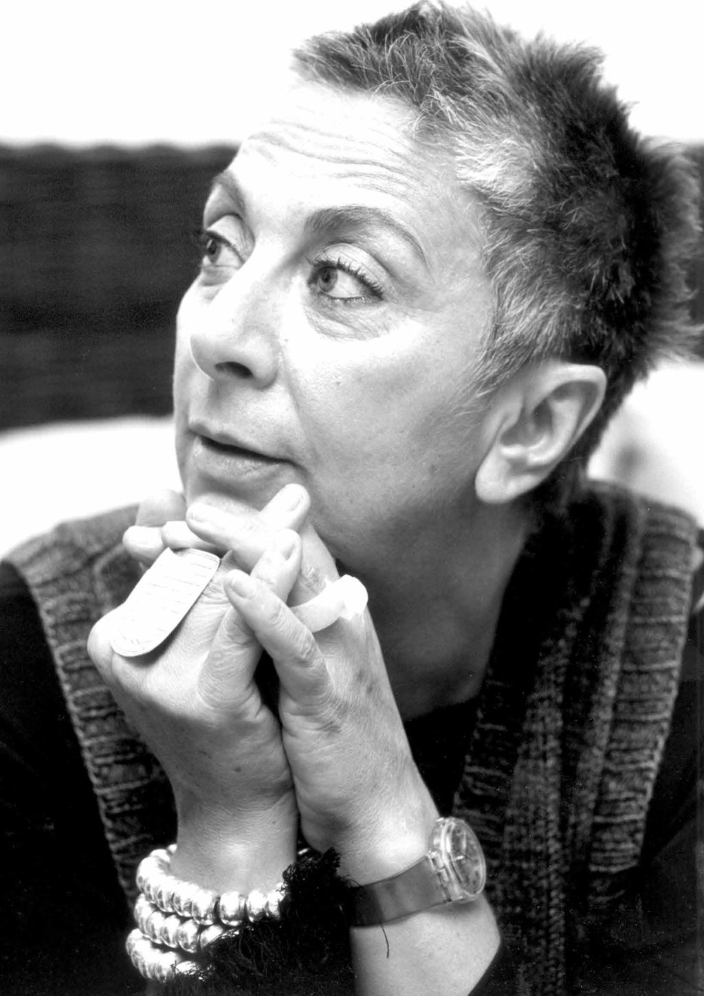 PAOLA NAVONE Straightforward, a dreamer and eclectic: her mind and soul are a combination of flavours and colours of the South of the world - known, loved and lived - together with the taste and