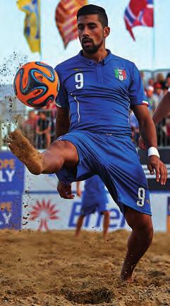 ITALBEACH NEL SEGNO DELLA CALABRIA Corosiniti e Zurlo protagonisti della qualificazione della nazionale italiana di beach soccer ai Mondiali di Beach Soccer 2015 in Portogallo Una gioia immensa!