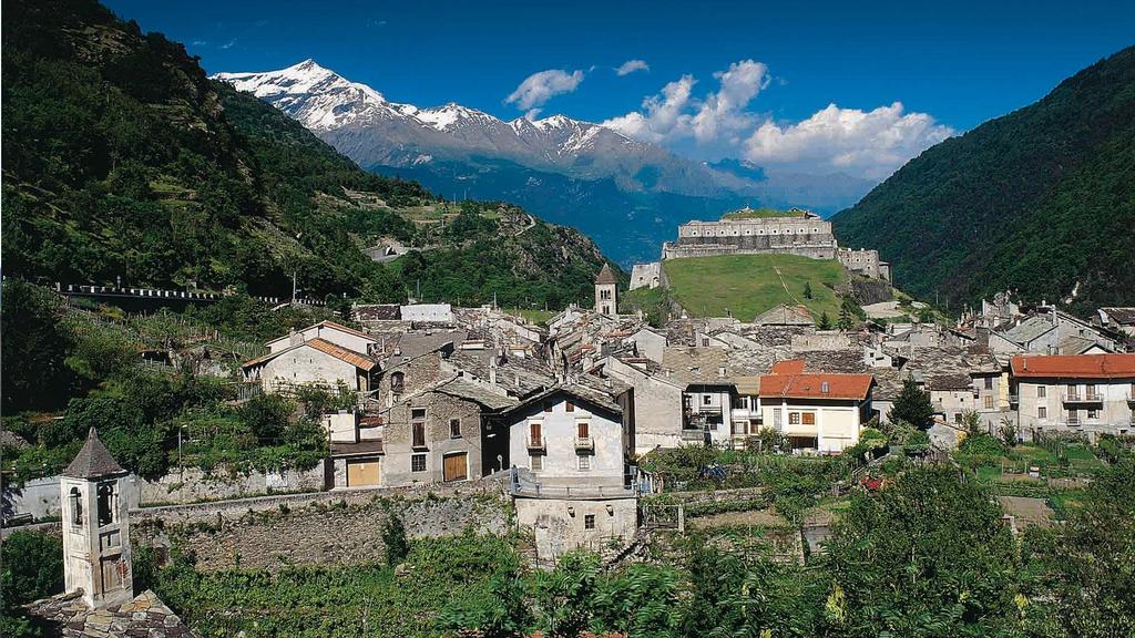 Il lato Ovest del Forte (verso la Francia), con la lunga spianata