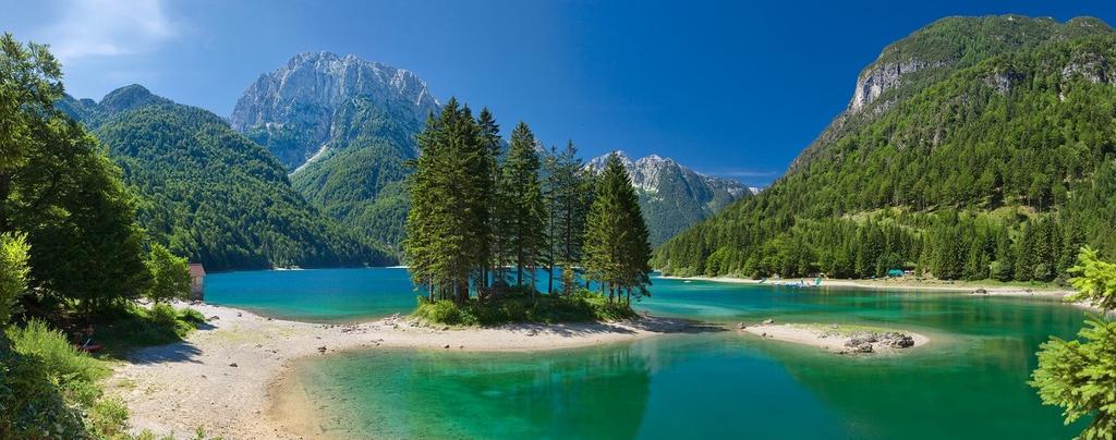 LAGO DEL PREDIL itinerario escursionistico semplice intorno al Lago del Predil che porta a Cave del Predil. Dura circa 2 ore adatto a tutta la famiglia.