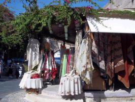 nella terza foto) e la piazzetta con