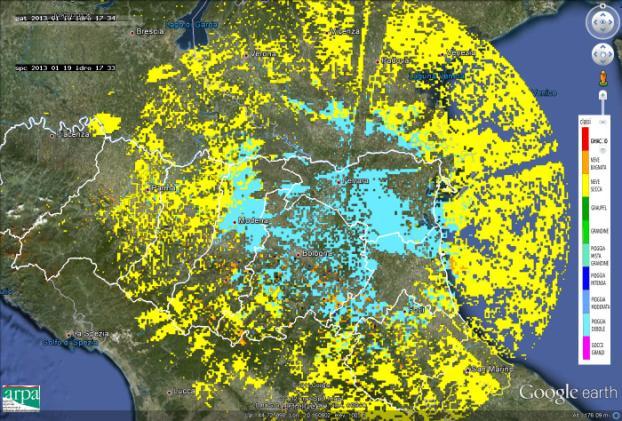 Fig.13 - Mappe di idrometeore da radar del 19/1/2013 alle 17:33 UTC (a sinistra) e del 20/1/2013 alle 01:03 UTC (a destra).