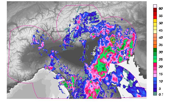 Fig. 5 - Mappe di riflettività a 2000 m di quota (CAPPI) del mosaico radar nazionale del Dipartimento di Protezione Civile del 20/01/2013 alle ore 06:00 UTC (in alto a sinistra), alle 09:00 UTC (in