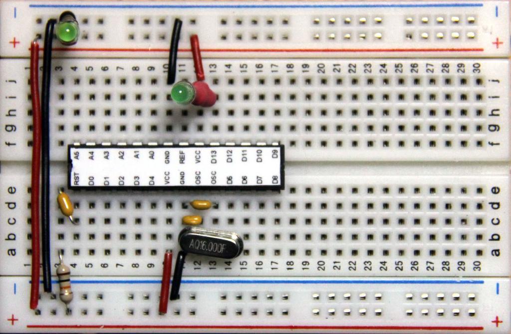 Colegare più componenti insieme: La breadboard Strutura dela breadboard