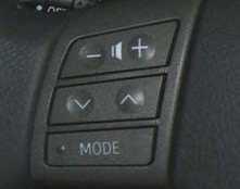 Premere il tasto UP sul volante. Il LED emette un breve lampeggio rosso ad indicare 6. Premere il tasto MODE sul volante. Il LED emette un breve lampeggio rosso ad indicare 7.