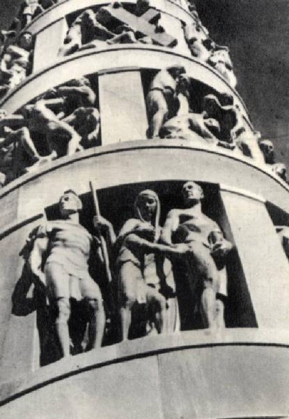 Scultura - Monumento sepolcrale - Edicola Famiglia Bernocchi - Alessandro Minali - Giannino Castiglioni - Milano -