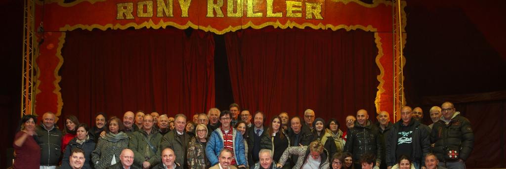 Il 44 Raduno del Club Amici del Circo: la foto di gruppo! 21.11.2017 8 Ecco la foto di gruppo del nostro 44 Raduno, quest'anno a Roma al Circo Rony Roller!