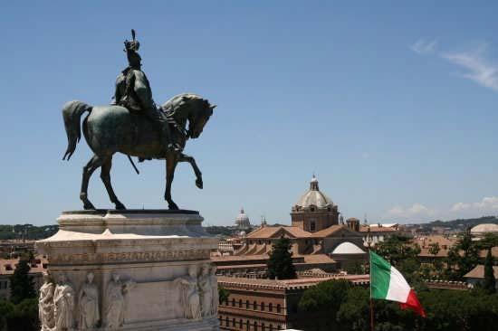 amore per la caccia e quello per le donne, quasi un baffuto fantoccio nelle mani di quel burattinaio lungimirante chiamato Camillo Benso conte di Cavour.