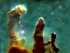 Una nebulosa è un agglomerato di polvere e gas di dimensioni immense (anche centinaia di anni luce)