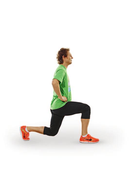 Esercizio 1 Affondo Mettetevi in piedi e aprite le gambe alla larghezza del bacino, quindi fate un passo in avanti, portando il peso soprattutto sulla gamba che sta davanti.