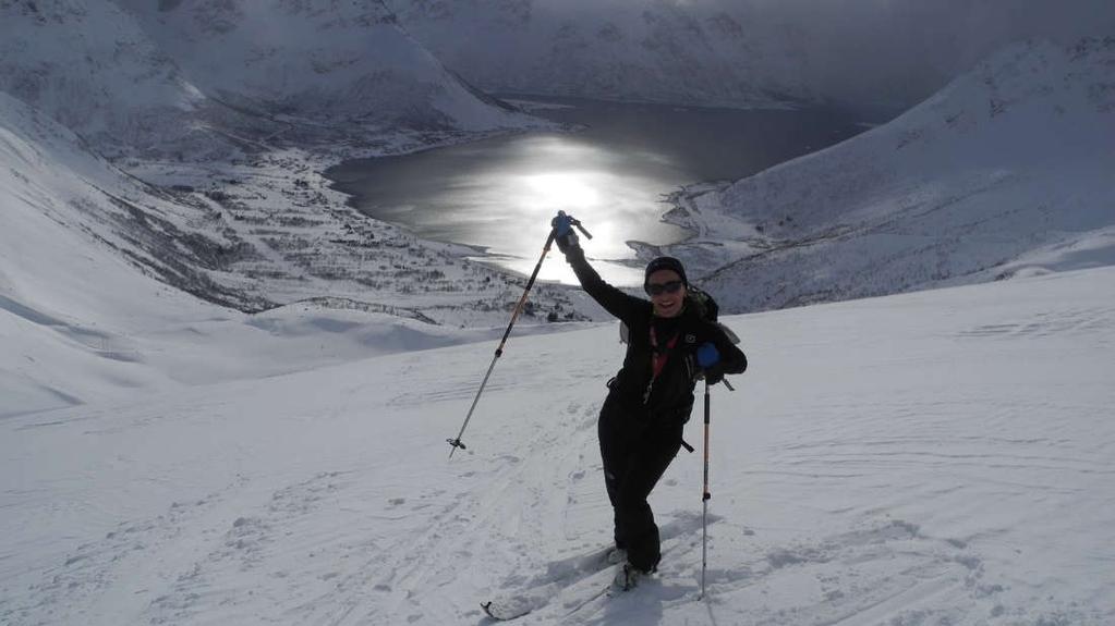 37 CORSO BASE DI SCI/SNOW BOARD ALPINISMO 2019 Questo Corso si rivolge a chi è interessato ad un modo diverso di andare in montagna e a chi, pur amando la pratica dello sci, si è accorto che impianti