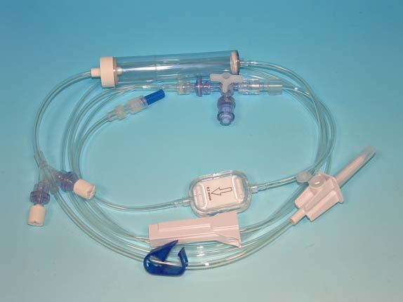 Polyurethane set with two secondary access ways endowed of needle free vascular access, drip chamber, 4 ways endowed of unidirectional valve and pump tube. CODICE Q.