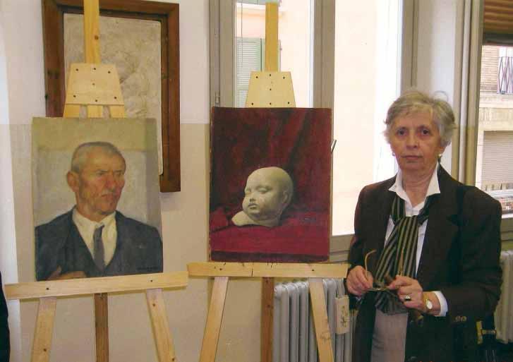 Angela Tamagnini all Istituto D Arte Chierici nel 2006 accanto a due