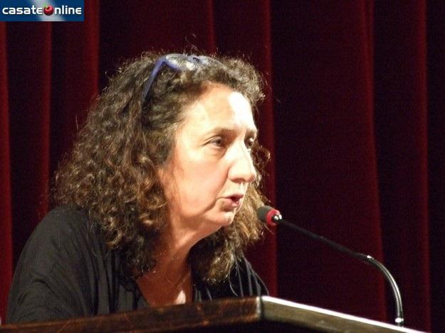 Casatenovo: la cronista Gabriella Simoni racconta la sua scelta di bene in Auditorium casateonline.it/articolo.
