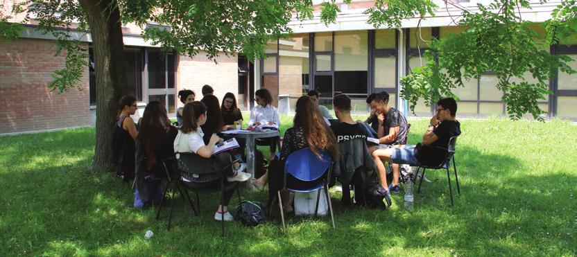 PUNTI DI FORZA L attività clinica e assistenziale prevista nel contesto del tirocinio si svolge presso la Sezione di Odontoiatria dell Università di Ferrara e presso il Polo odontoiatrico dell