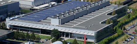 Impianto Fotovoltaico Particolare attenzione è stata rivolta da Ferrari nei confronti della produzione di energia da fonti rinnovabili e, in particolar modo, la conversione della radiazione solare in