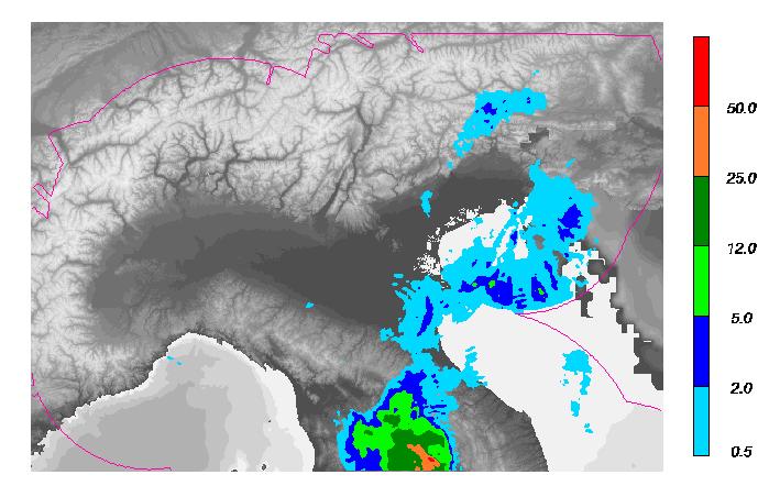 Figura 3: Mappe di precipitazione cumulata oraria del composito radar fornito dal Dipartimento di Protezione Civile Nazionale del 03/12/2014 alle 13:00 UTC (a