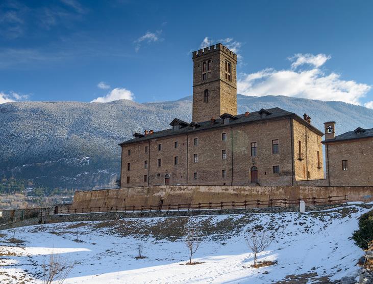 CASTELLO DI SARRE Costruito nel 1710 sulle rovine di un castello costruito inizialmente nel 13mo secolo, il Castello di Sarre fu comprato dal