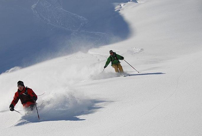 Livello : buon sciatore Esposizione : Sud e Ovest Mont Miravidi 3065 mt.