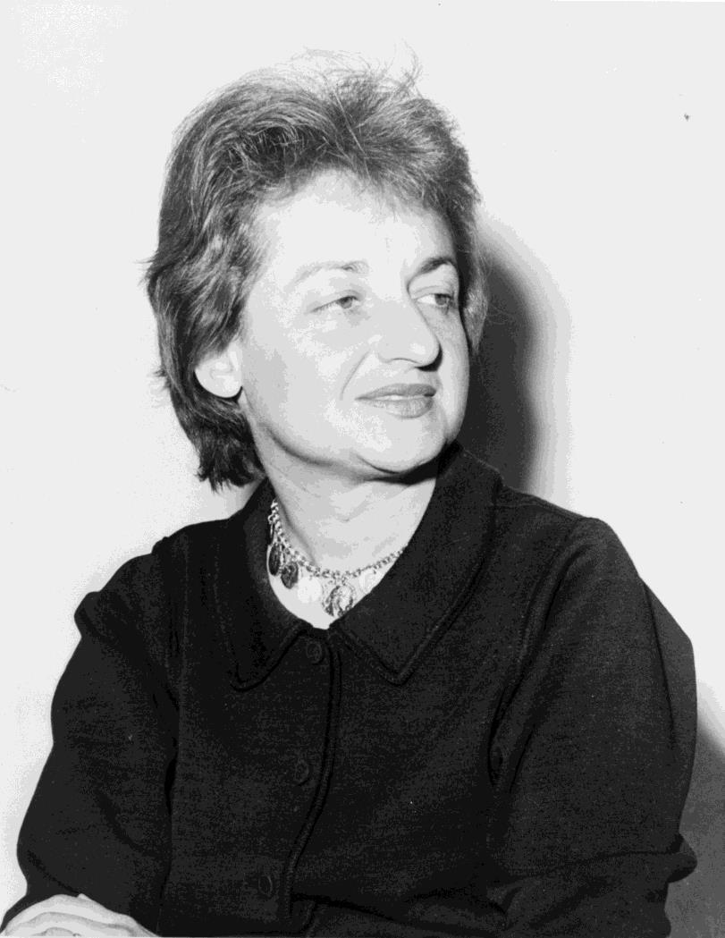 6 Betty Friedan La mistica della femminilità Nella sua opera più conosciuta Friedan intervistando attraverso un questionario le ex compagne del college scopre che la maggior parte manifestano un