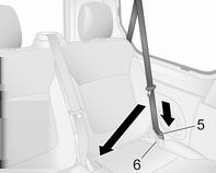Per i sedili della terza fila, utilizzare sempre le cinture di sicurezza più arretrate 1 dell'abitacolo posteriore.