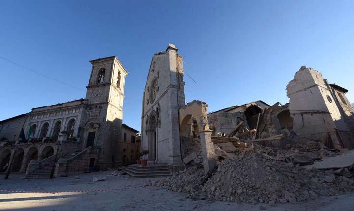 Amatrice Famosa anche per la tradizione culinaria, era costituita da 7 vie parallele e 2 che si