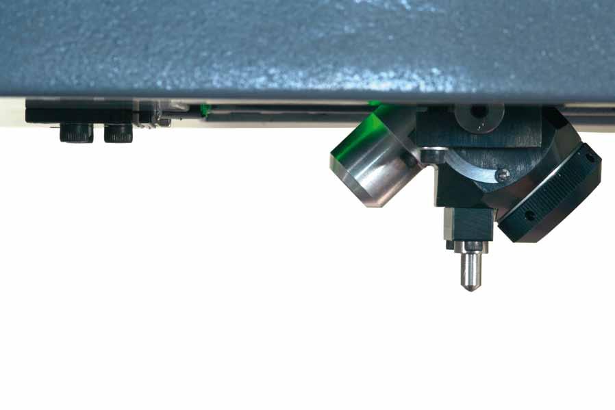 OMNITEST - durometro universale Sistema automatico a revolver per rotazione obbiettivo-penetratore, di alta precisione per