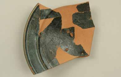 Ceramica a vetrina sparsa o a macchia. Liguria occidentale, Spagna, Provenza o area Egeo-anatolica, seconda metà del XII - inizi del XIII secolo. Diam. inf. 8 cm, alt. 22,5 cm.