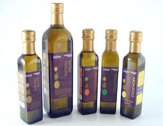 - Olio extravergine d'oliva, formato da 750 ml e da 250 ml - Olio extravergine al