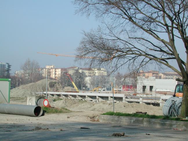 sempre sollecita a rimuovere i depositi dell antichità (a Modena il parco dell Ippodromo ottocentesco, la piazza Matteotti, perfino un lembo del Parco della Rimembranza, per far posto a un privato