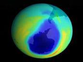 BUCO DELL OZONO La stratosfera terrestre contiene una concentrazione relativamente alta di ozono, un gas