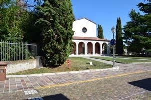 pressi della Chiesa di Sant Andrea Duomo Antico e la seconda proseguendo a piedi lungo via Duomo,