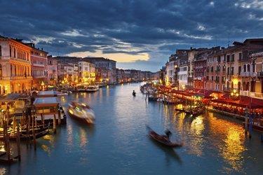 3 tappa: Canal Grande di Venezia I veneziani lo chiamano Canalazzo ma non è un nome dispregiativo, è soltanto il loro modo di identificare
