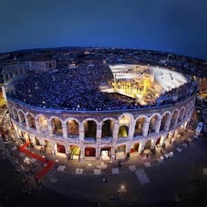 2 GIORNO-VERONA 1 tappa: L'Arena di Verona L Anfiteatro Romano, meglio conosciuto con il nome di Arena, è, insieme a Romeo e