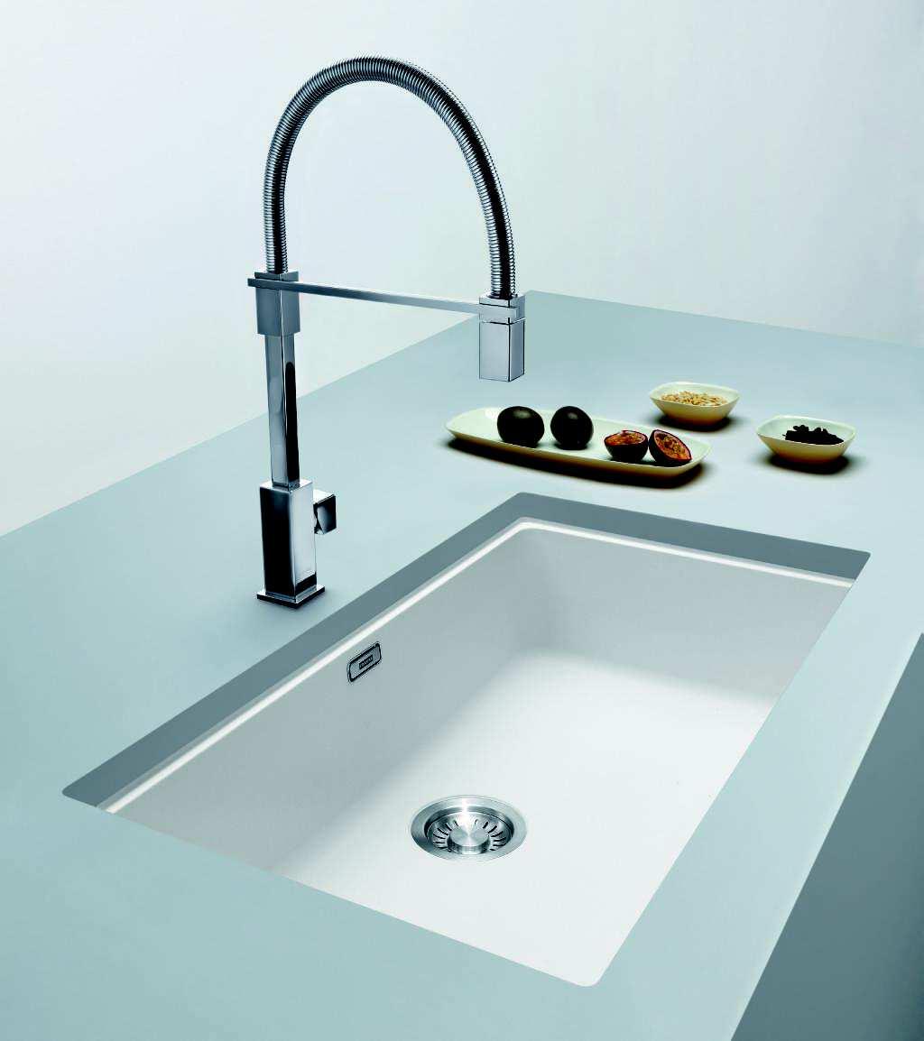 Kubus Sottotop 6 7 KBG 0-70 Il lavello in fragranite si installa con eleganza anche sottotop per enfatizzare la pulizia