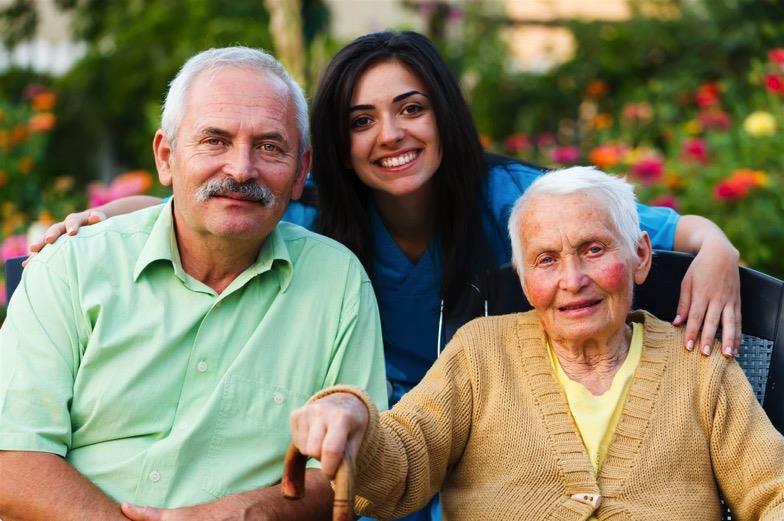 Italiani sempre più anziani % di popolazione italiana di 65 anni e oltre 21,8% 34,6% % di popolazione italiana di 80 anni e oltre 6,5% 14,9% 2015