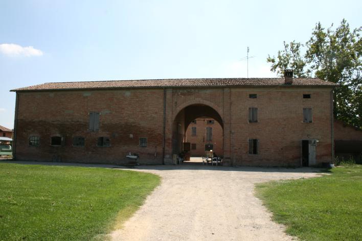 arch/dec di pregio Passaggio con volta a botte