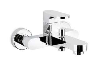 27892. art. 67790 Soffione doccia a parete in ABS con getto a pioggia. ABS wall head shower with raining jet. art. 64040 Miscelatore monocomando vasca esterno con deviatore automatico vasca/doccia.