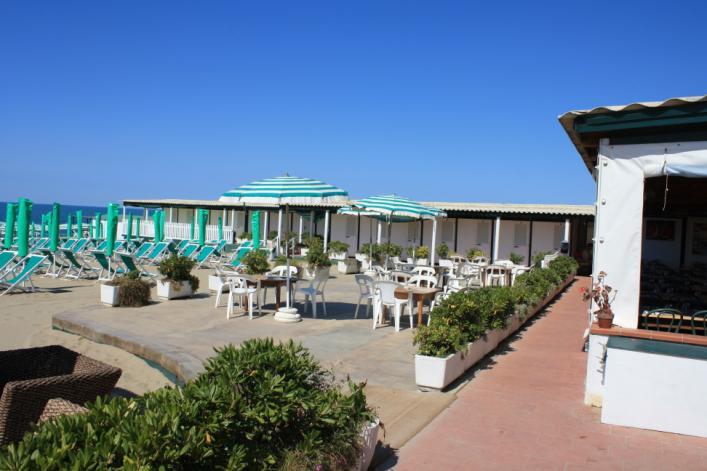 SPIAGGIA La spiaggia è in concessione raggiungibile tramite rampa.